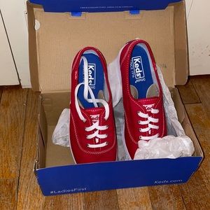 SZ 6 Red Keds “Champion” Canvas sneakers NWT